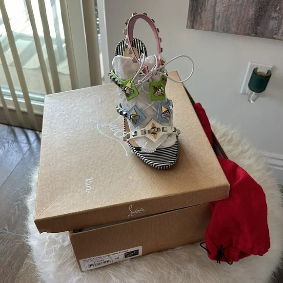 Christian Louboutin size 40 worn only twice with original box and shoe bags - Picture 10 of 10